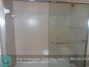 1020 Crystal Way, Unit D Delray Beach, FL 33444 - Photo 8 of 24 a view of a bathroom