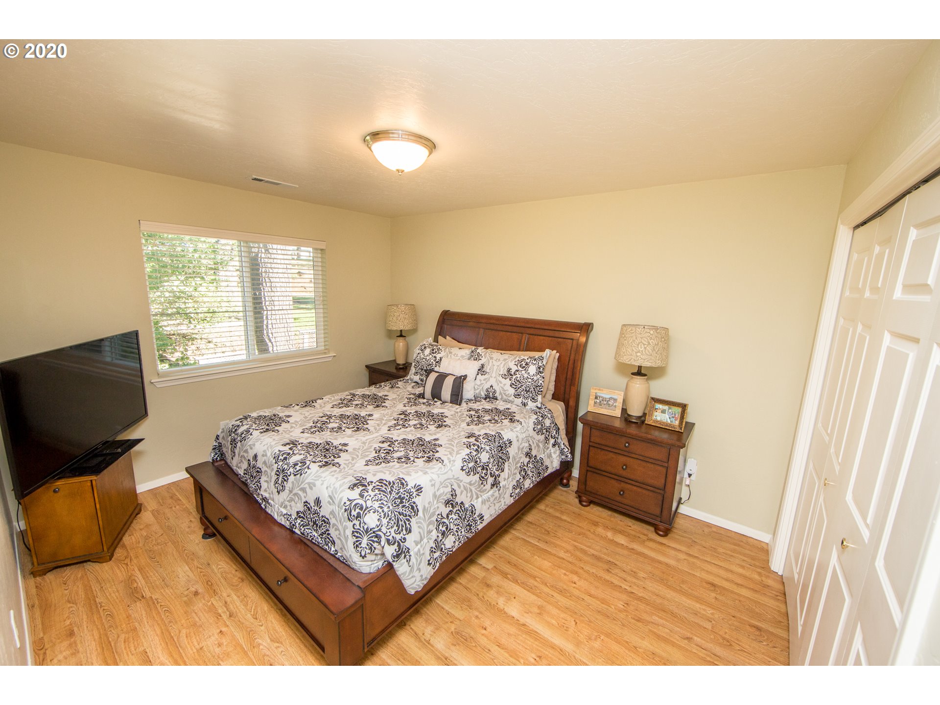815 Old County Road, Unit 6 Brookings, OR 97415 - Photo 23 of 32 Bedroom