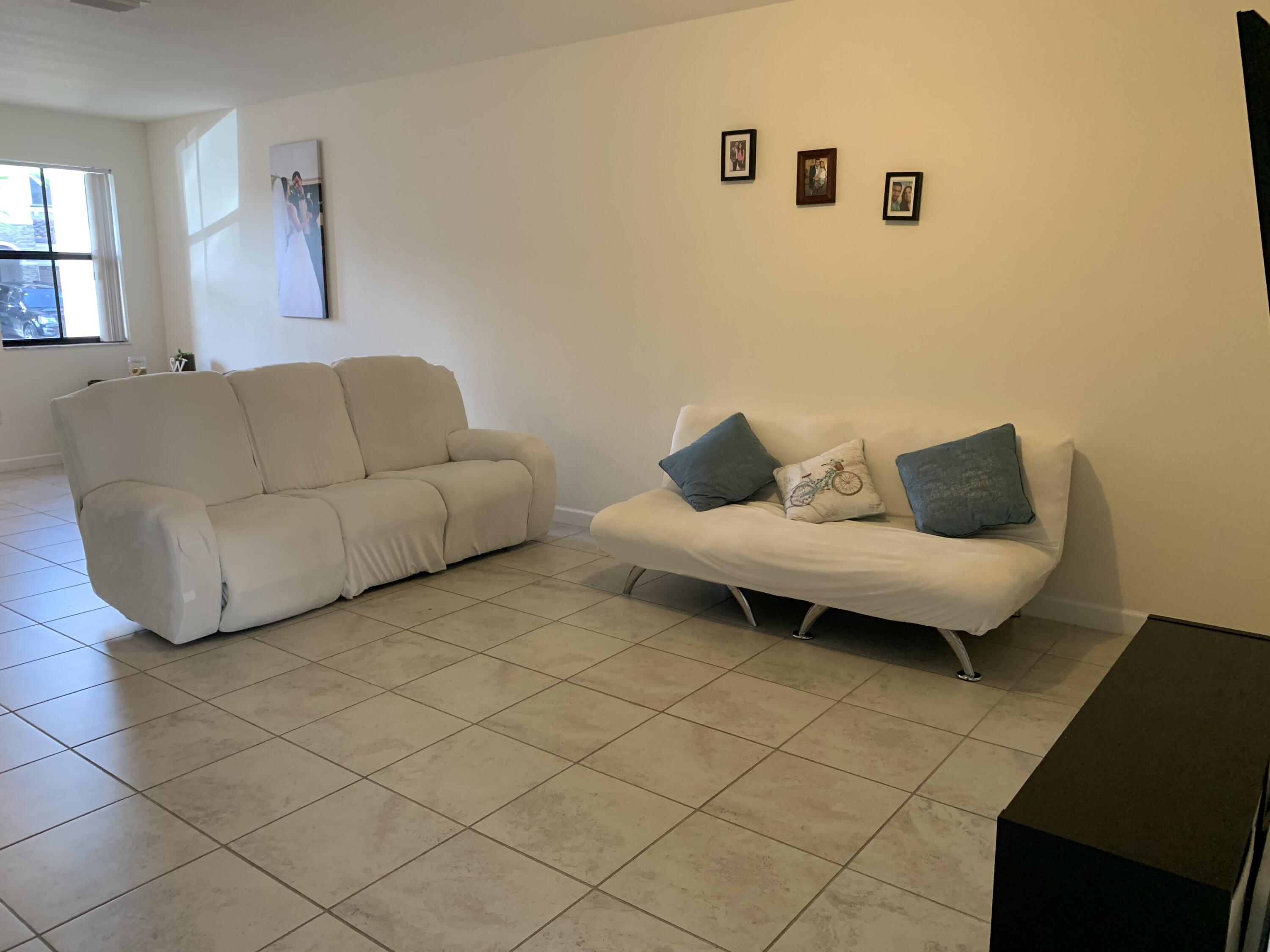 11445 Southwest 252nd Terrace Homestead, FL 33032 - Photo 3 of 16 951a4f6e3481-16