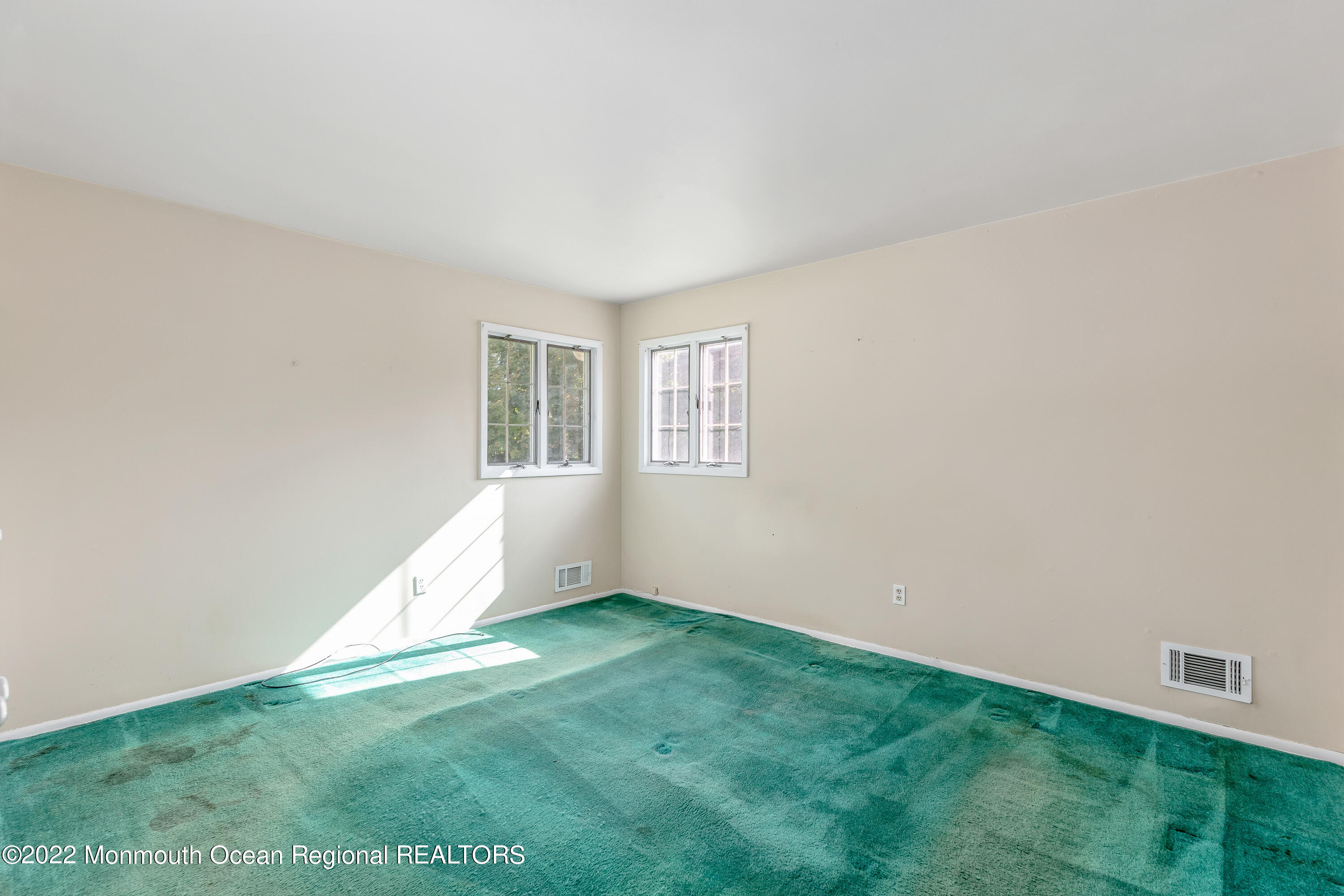 37 Westbrook Road Howell, NJ 07731 - Photo 15 of 39 an empty room with windows