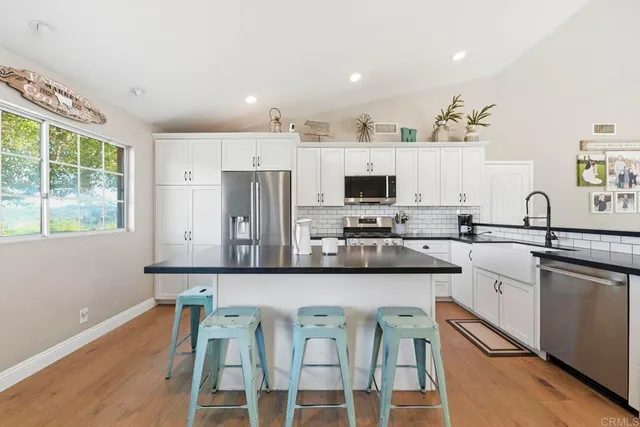 $940,000 | 13638 West Oak Glen Road, Valley Center, CA 92082