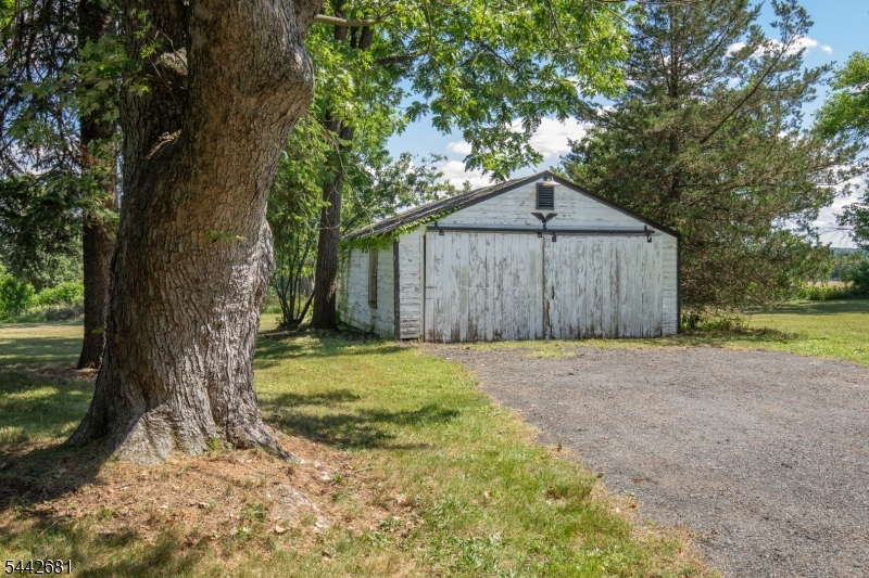114 Amwell Road Flemington, NJ 08822 - Photo 6 of 31