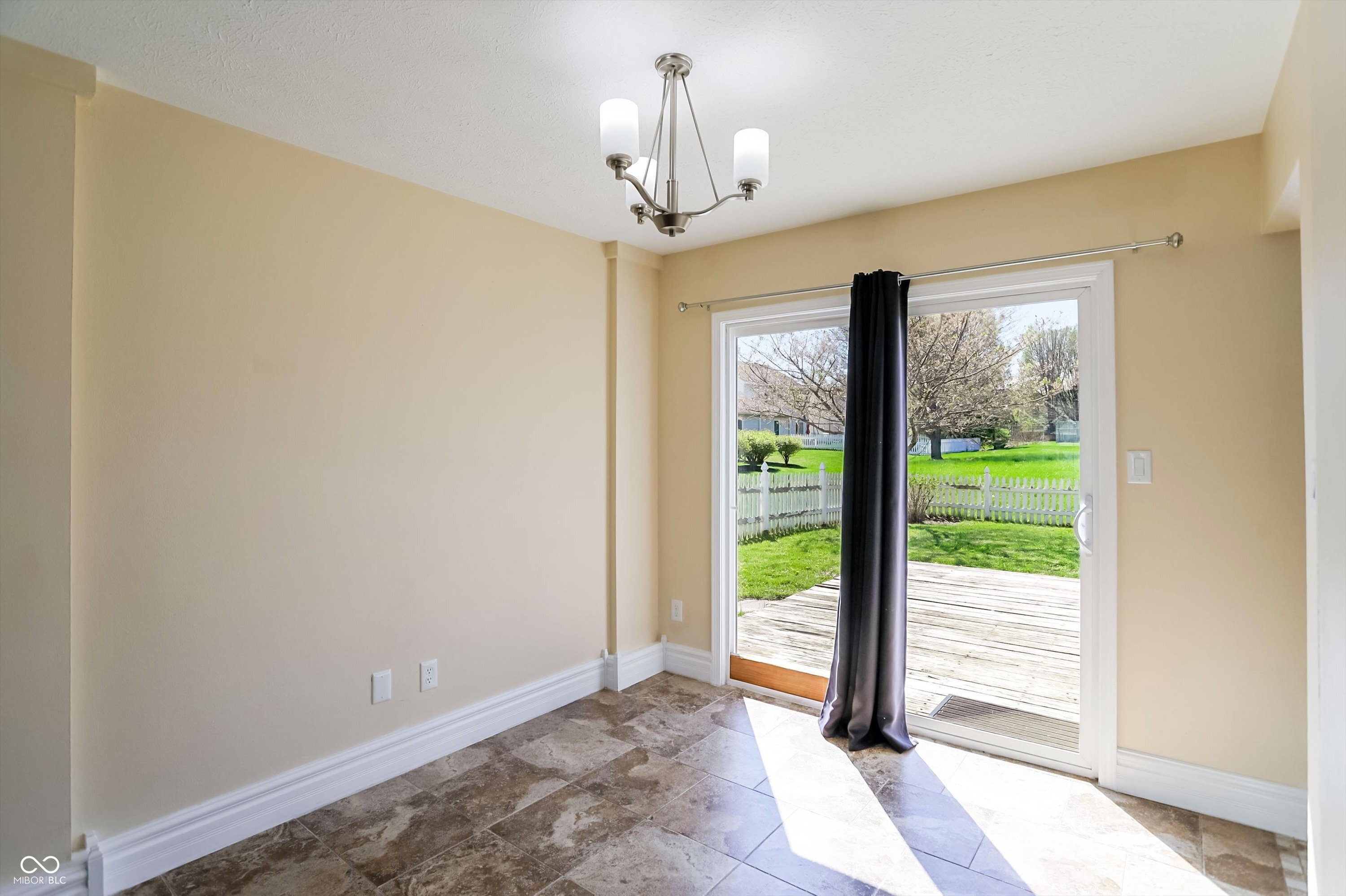 9240 Crossing Drive Fishers, IN 46037 - Photo 12 of 52