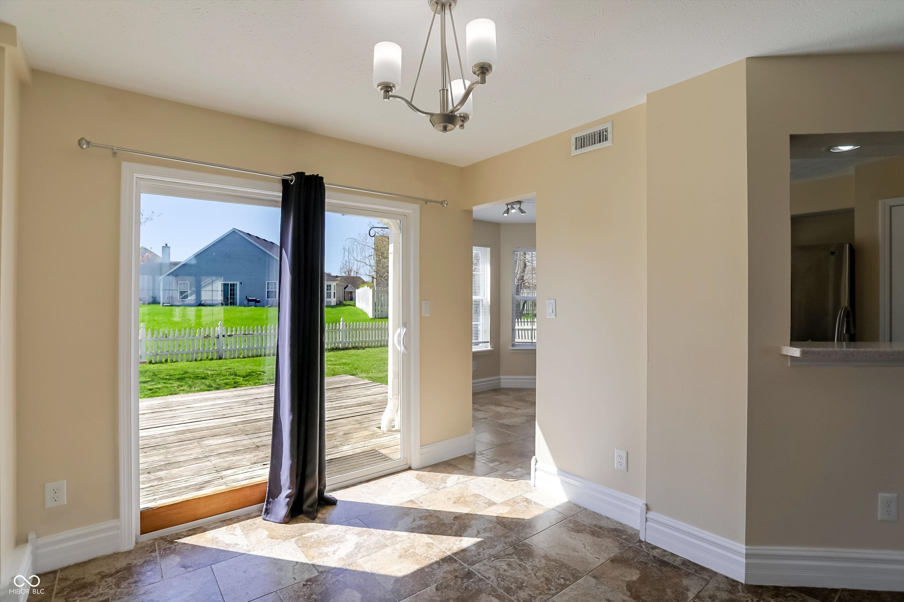 9240 Crossing Drive Fishers, IN 46037 - Photo 13 of 52