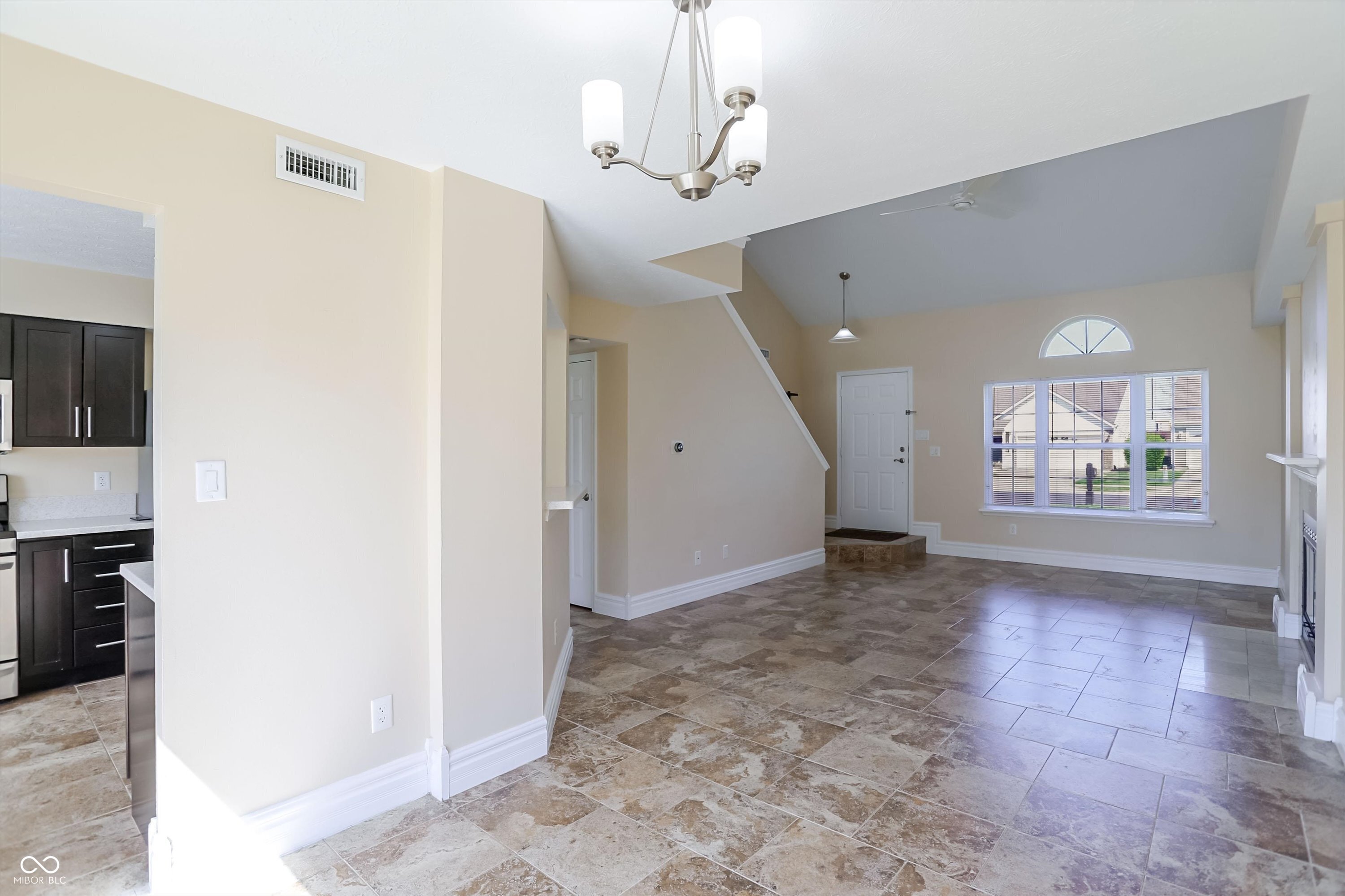 9240 Crossing Drive Fishers, IN 46037 - Photo 14 of 52