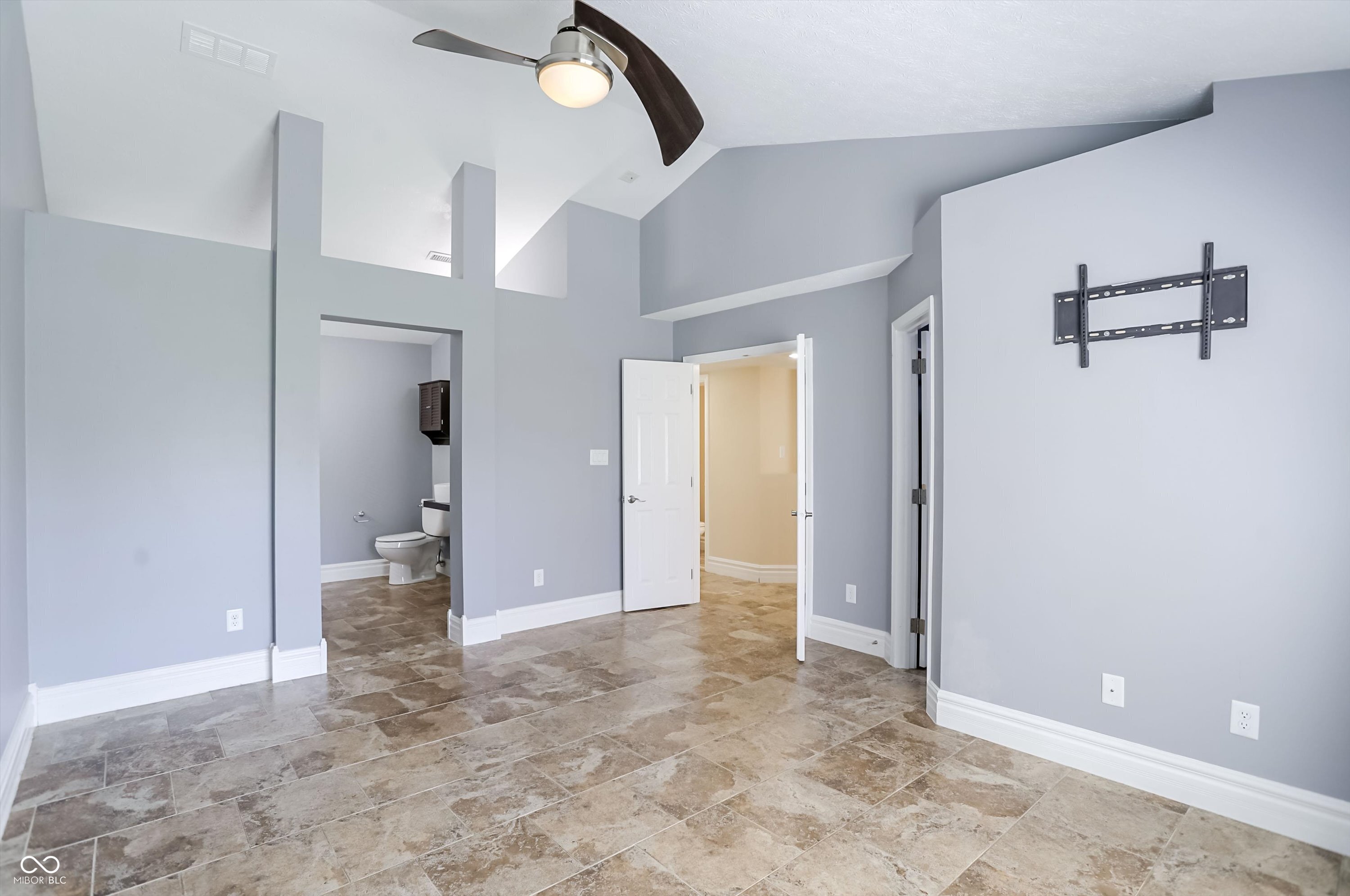 9240 Crossing Drive Fishers, IN 46037 - Photo 30 of 52