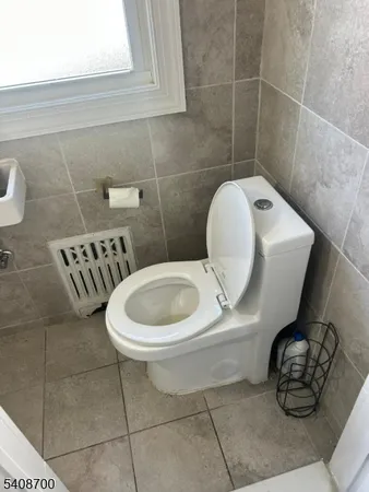 $3,200 | 309 McCandless Street, Linden, NJ 07036