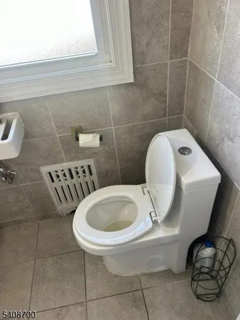 $3,200 | 309 McCandless Street, Linden, NJ 07036