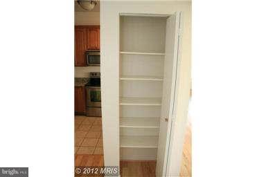 1942 Villaridge Drive, Unit B Reston, VA 20191 - Photo 12 of 20 Kitchen