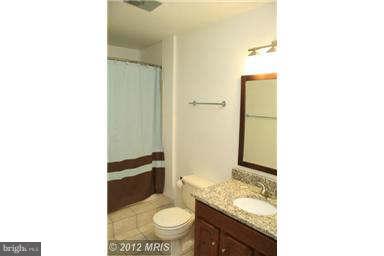 1942 Villaridge Drive, Unit B Reston, VA 20191 - Photo 17 of 20 Bath (Master)