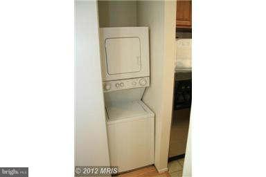 1942 Villaridge Drive, Unit B Reston, VA 20191 - Photo 18 of 20 Interior (General)