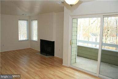 1942 Villaridge Drive, Unit B Reston, VA 20191 - Photo 5 of 20 Living Room