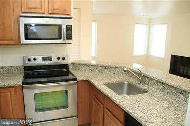 1942 Villaridge Drive, Unit B Reston, VA 20191 - Photo 8 of 20 Kitchen