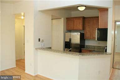 1942 Villaridge Drive, Unit B Reston, VA 20191 - Photo 10 of 20 Kitchen