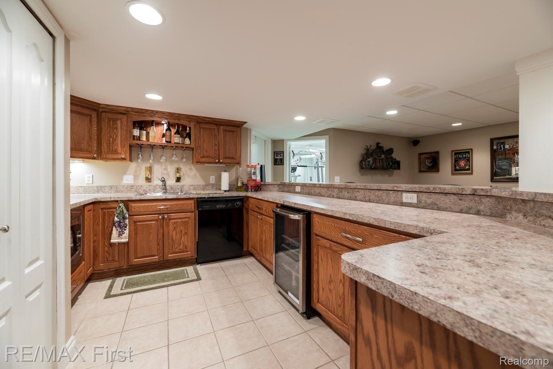 1374 Tulberry Court Rochester, MI 48306 - Photo 45 of 52 45.jpg