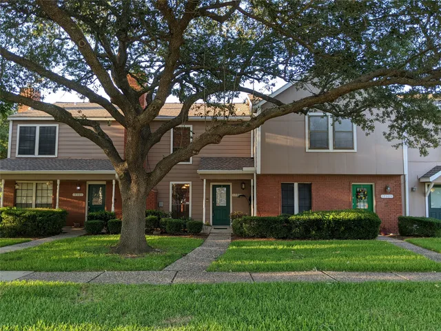 $1,795 | 17303 Saturn Lane, Houston, TX 77058