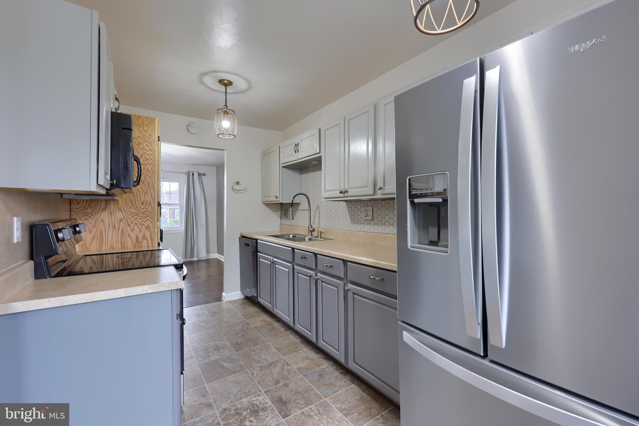 321 Edgewood Road York, PA 17402 - Photo 11 of 39 Gallery Image 11