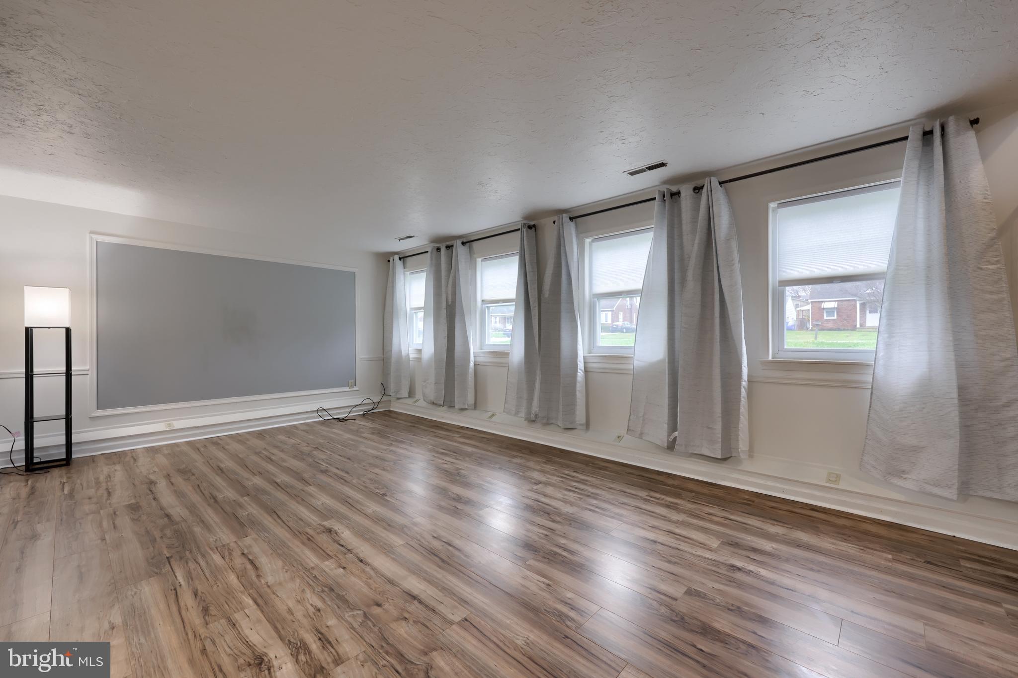 321 Edgewood Road York, PA 17402 - Photo 24 of 39 Gallery Image 24