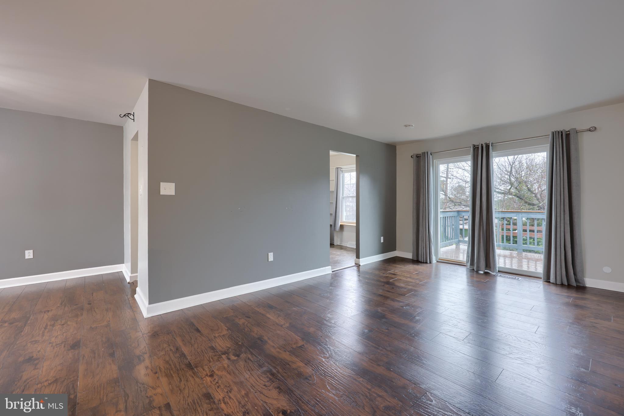 321 Edgewood Road York, PA 17402 - Photo 8 of 39 Gallery Image 8