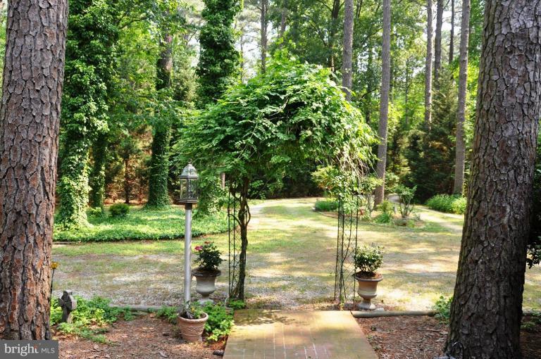 1609 Perseus Road Cambridge, MD 21613 - Photo 10 of 22 Front Door View