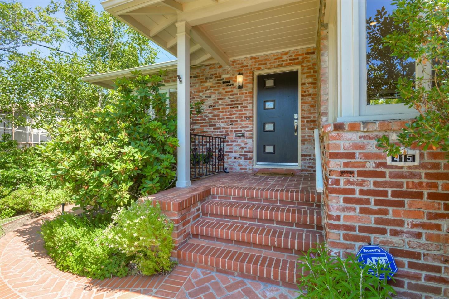 415 Bucknell Drive San Mateo, CA 94402 - Photo 2 of 31