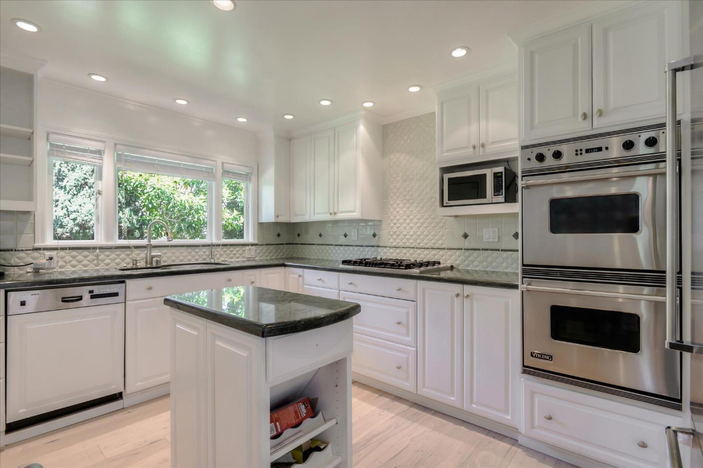 415 Bucknell Drive San Mateo, CA 94402 - Photo 7 of 31