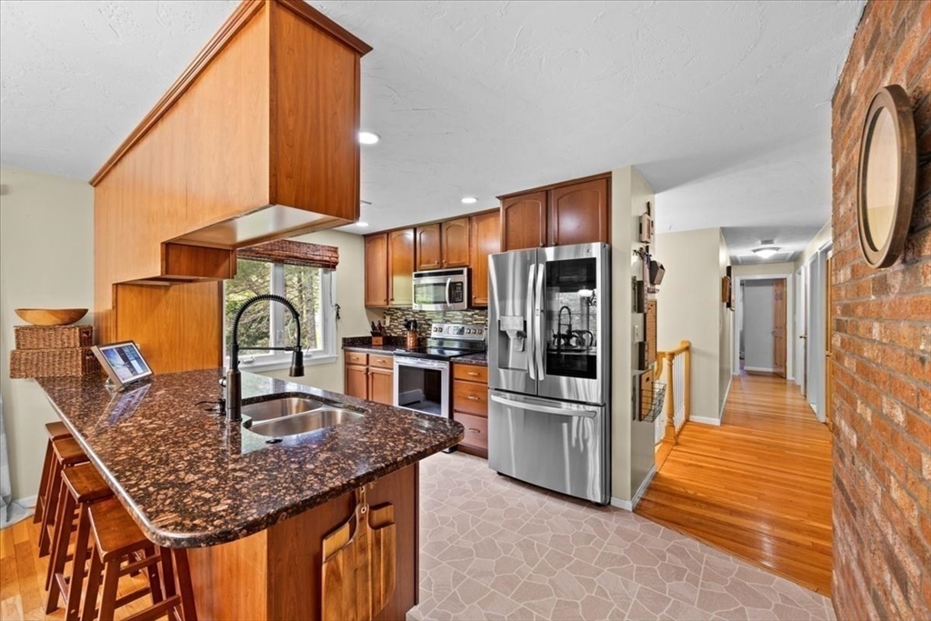 28 Shagbark Road Easton, MA 02375 - Photo 18 of 41 Gallery Image 18