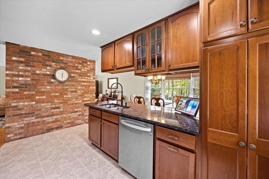 28 Shagbark Road Easton, MA 02375 - Photo 20 of 41 Gallery Image 20