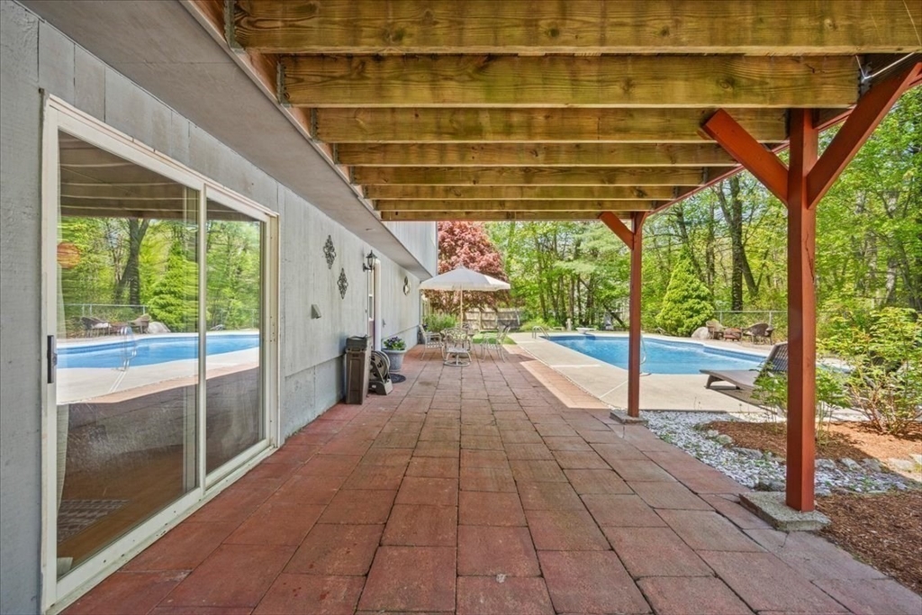 28 Shagbark Road Easton, MA 02375 - Photo 4 of 41 Gallery Image 4