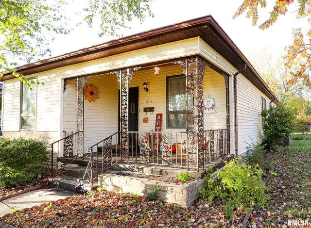 $155,000 | 806 East Boulevard Street, Marion, IL 62959