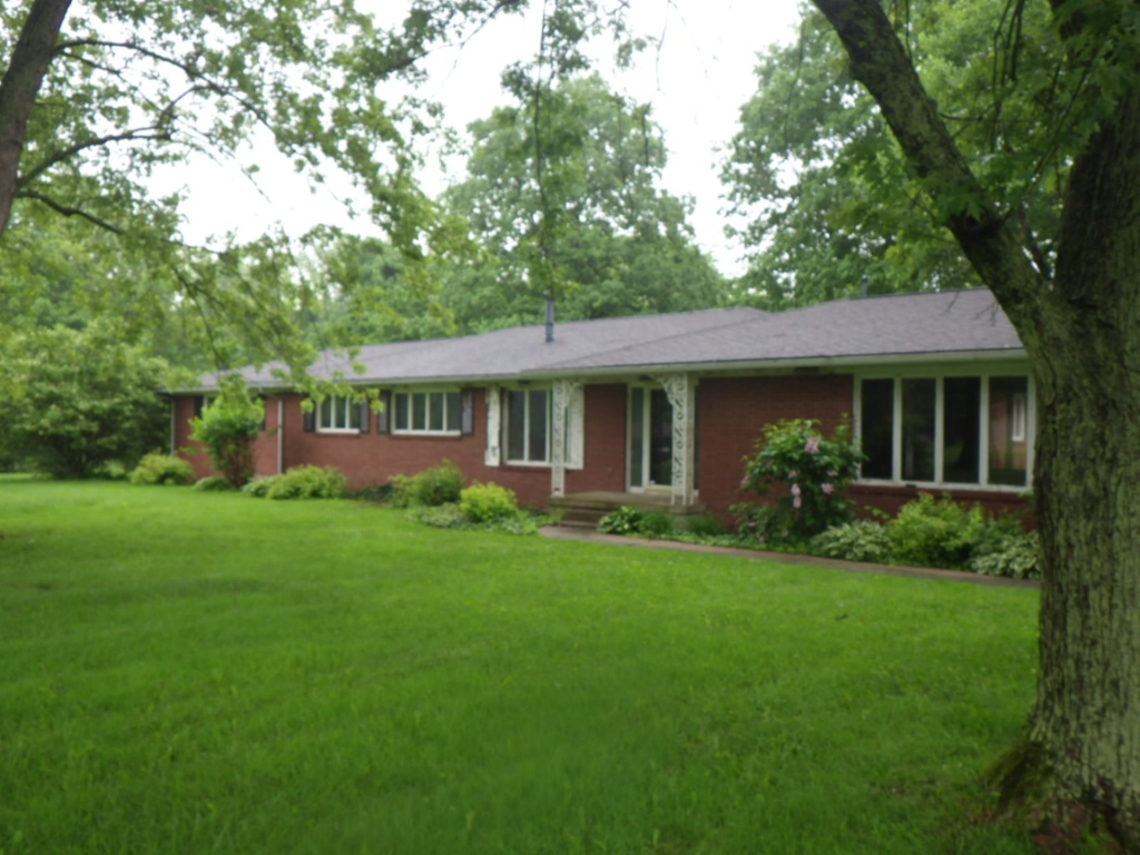 2610 North Orchard Road Marion, IN 46952 - Photo 1 of 28 Gallery Image 1