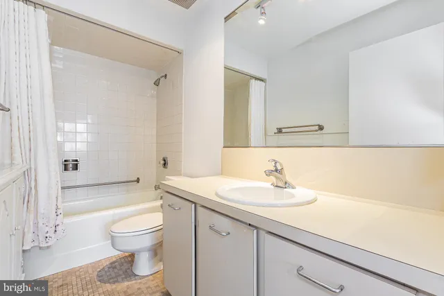 $3,695 | 1 Markham Road, Unit 2F, Princeton, NJ 08540