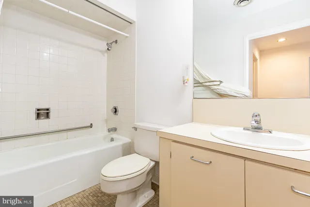 $3,695 | 1 Markham Road, Unit 2F, Princeton, NJ 08540