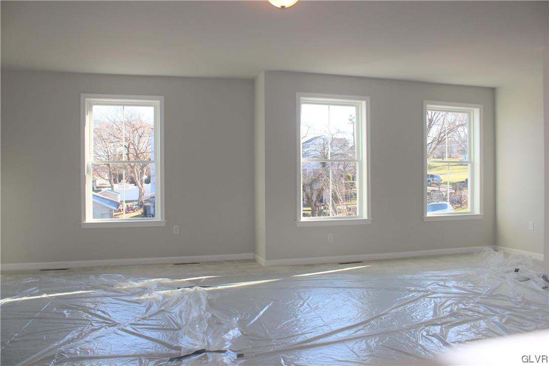 1604 Clauser Street Hellertown, PA 18055 - Photo 6 of 14