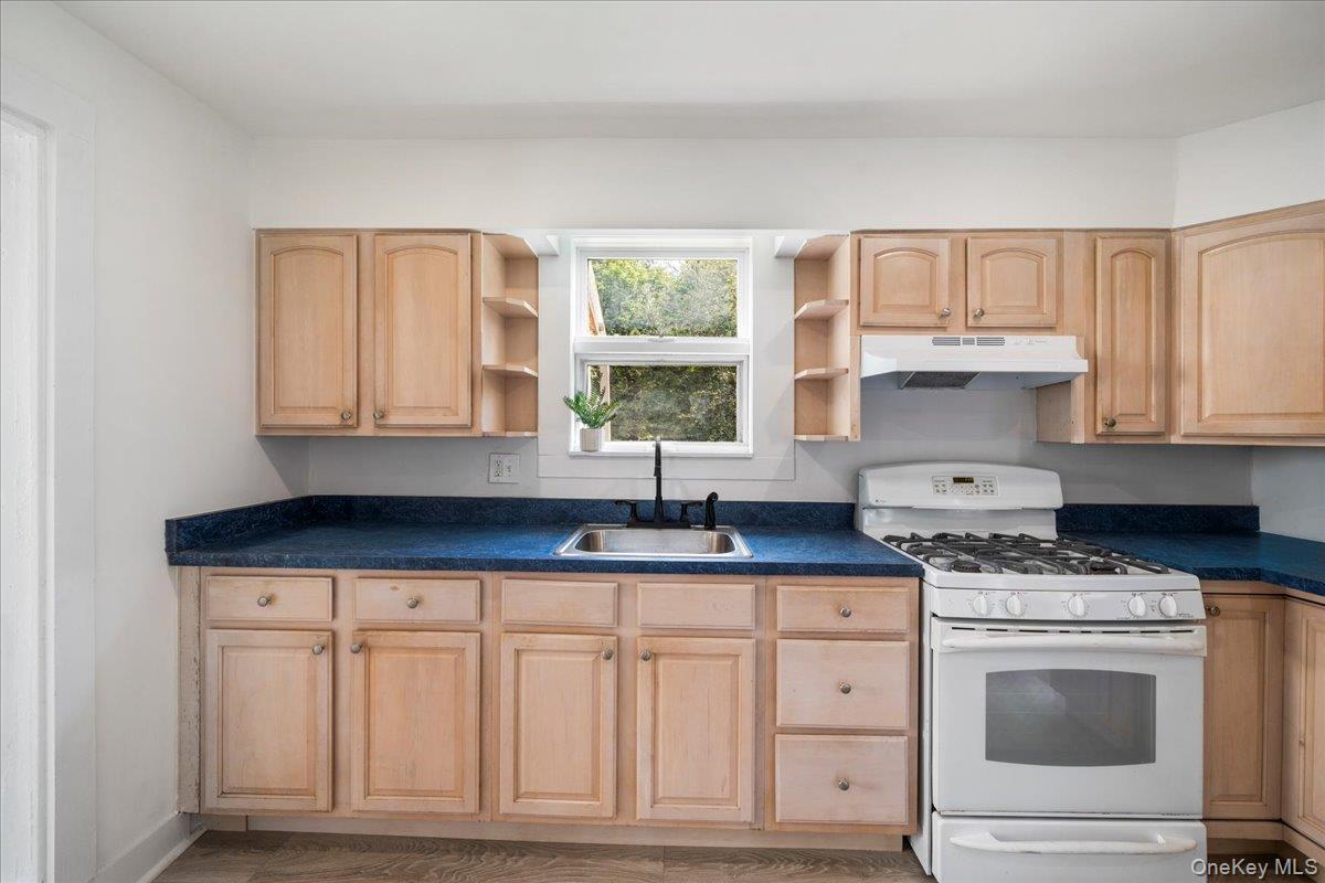 28 Spring Street Middletown, NY 10940 - Photo 15 of 43