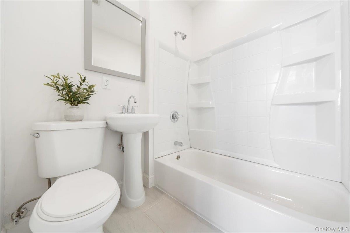 28 Spring Street Middletown, NY 10940 - Photo 23 of 43 Full bathroom on the main level
