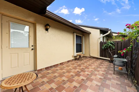 $299,000 | 823 Sky Pine Way, Unit D, Greenacres, FL 33415