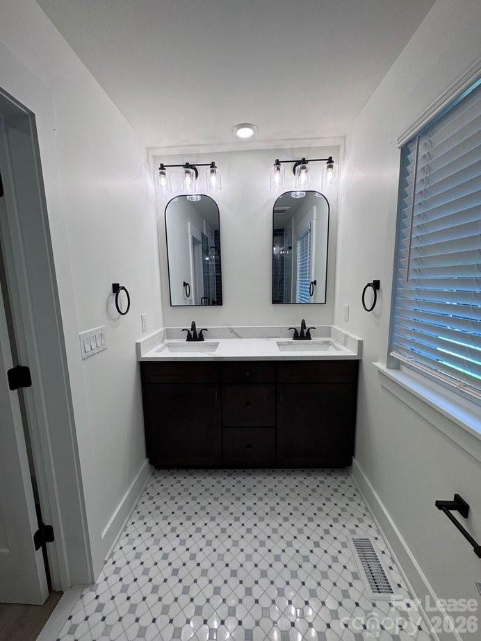 549 Manhasset Road Charlotte, NC 28209 - Photo 14 of 35