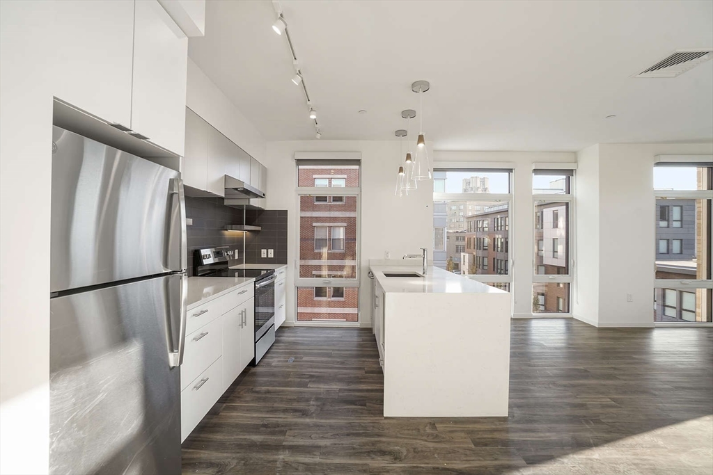 839 Beacon Street, Unit 406 Boston, MA 02215 - Photo 7 of 29