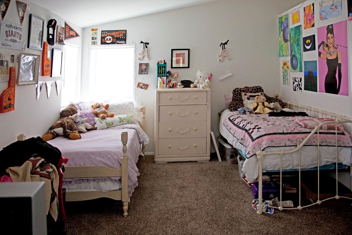 4854 8th Street Carpinteria, CA 93013 - Photo 5 of 8 a bedroom with a bed and a tv