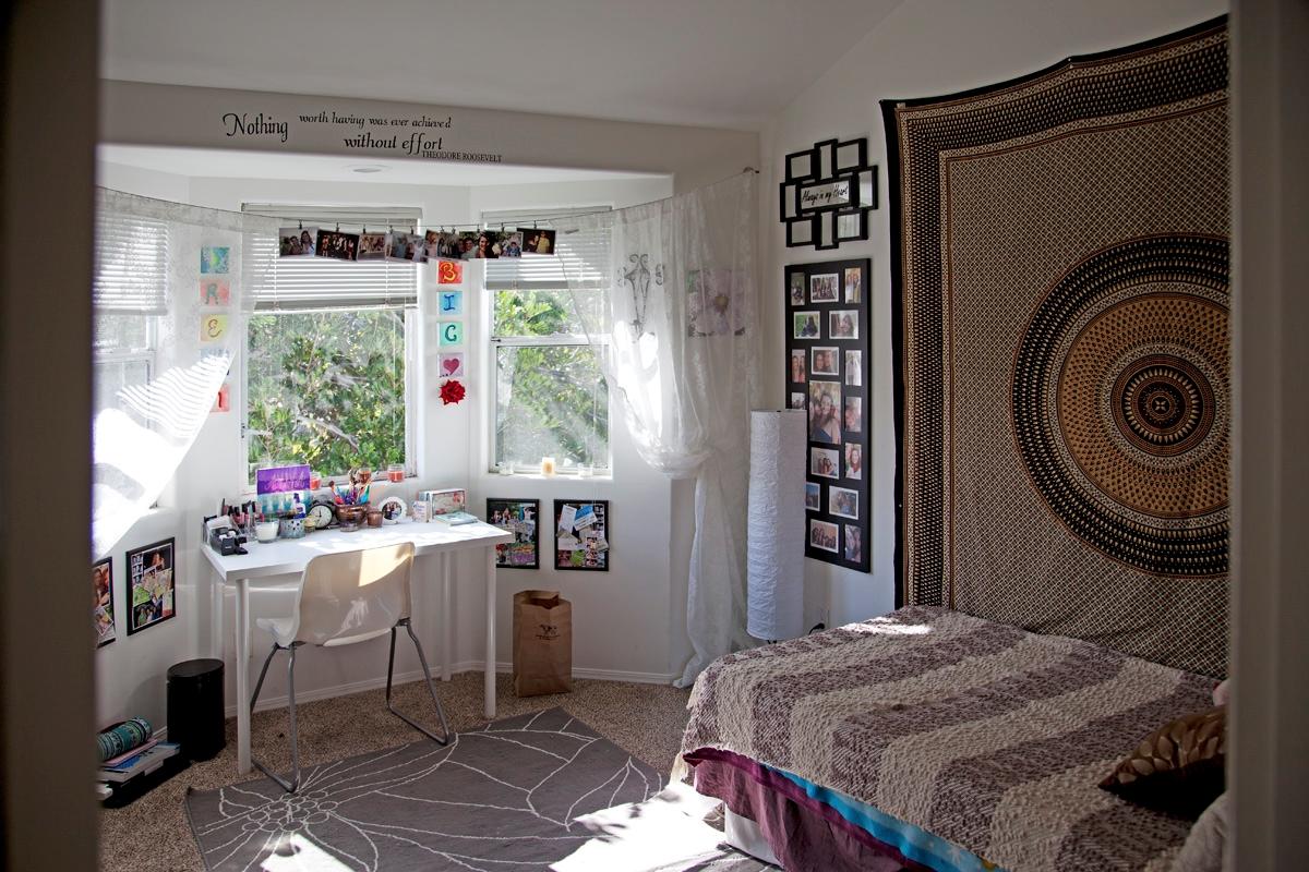 4854 8th Street Carpinteria, CA 93013 - Photo 8 of 8 a bedroom with a bed and a window