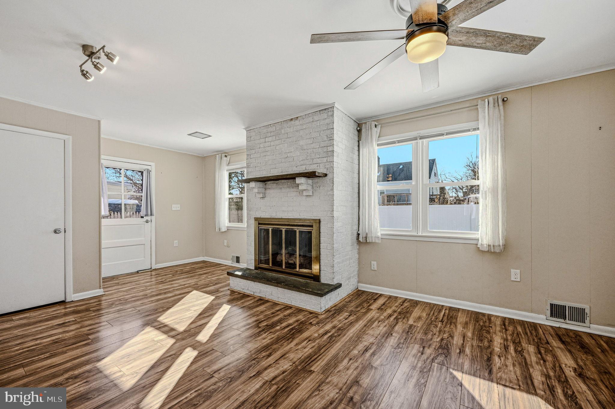 9 Alvil Road Wilmington, DE 19805 - Photo 14 of 45 Convenient Powder Room in the Family Room!