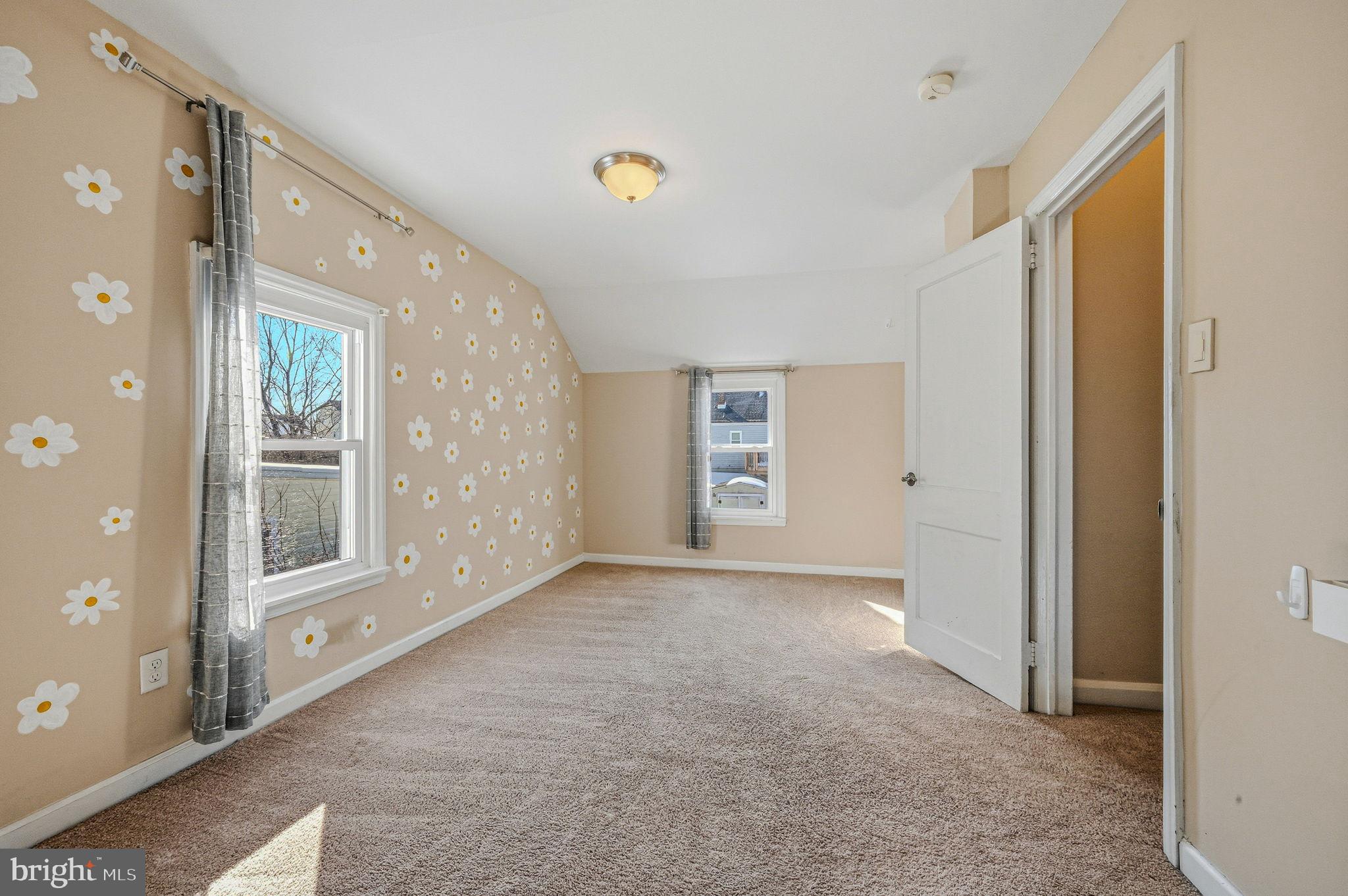 9 Alvil Road Wilmington, DE 19805 - Photo 27 of 45 Lots of natural light in 3rd Bedroom oom