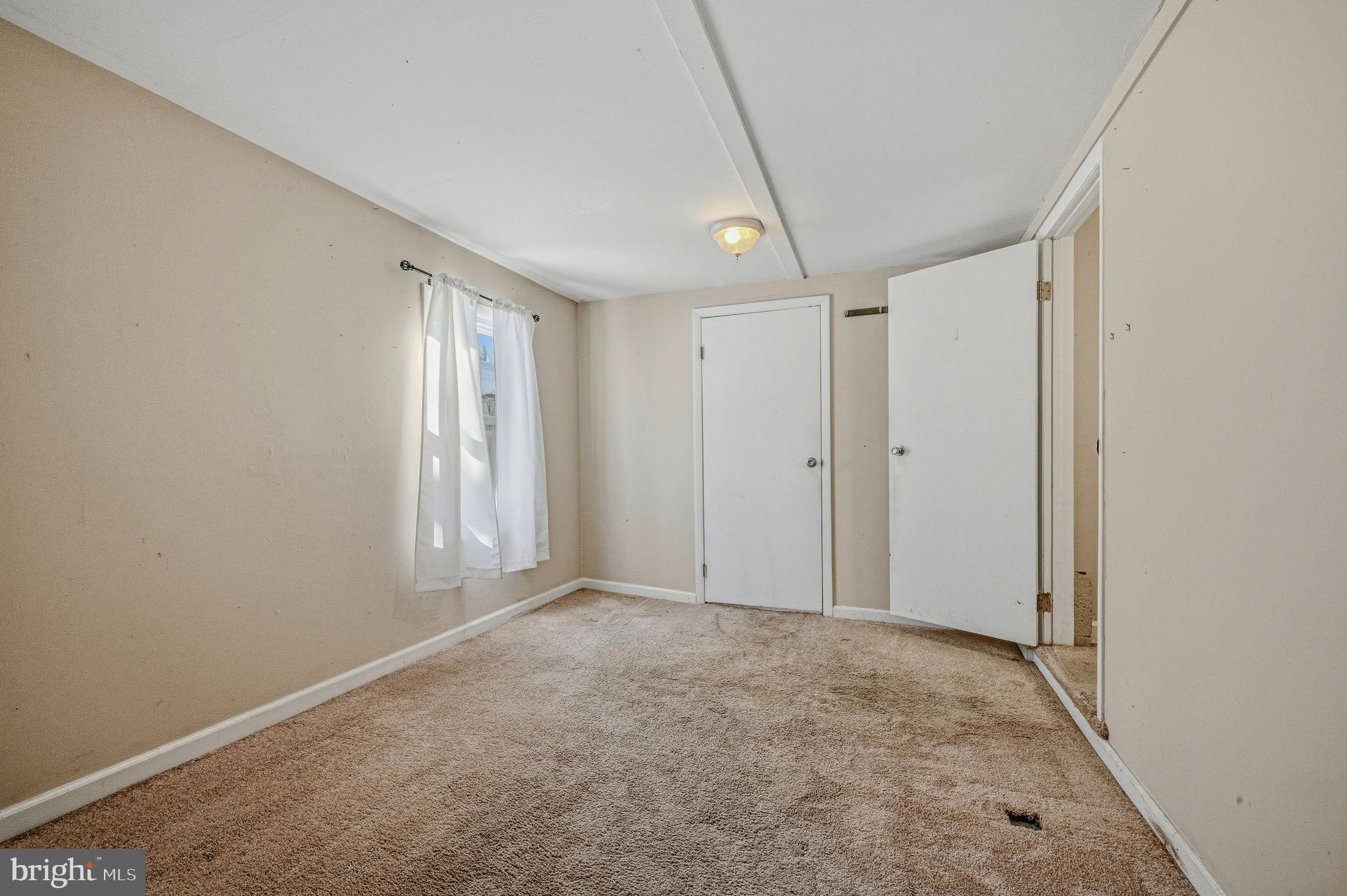 9 Alvil Road Wilmington, DE 19805 - Photo 32 of 45 Bonus Room- a few steps down from the Kitchen