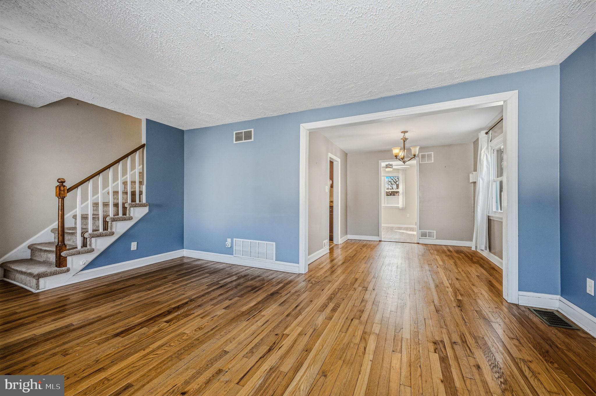 9 Alvil Road Wilmington, DE 19805 - Photo 8 of 45 Flows into the Dining Room.
