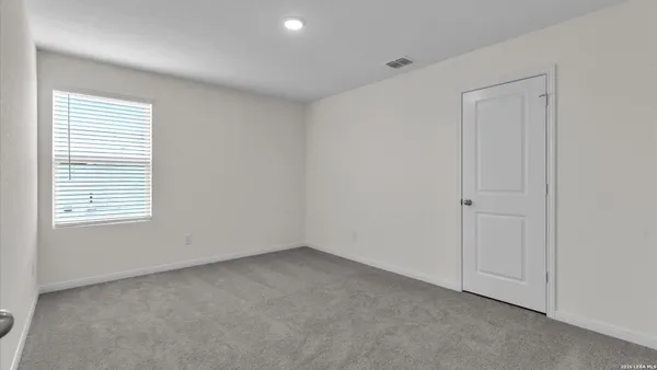 $1,600 | 7730 Fox Crossing, San Antonio, TX 78252