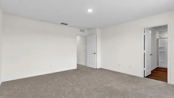 $1,600 | 7730 Fox Crossing, San Antonio, TX 78252