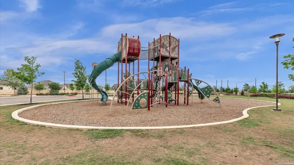 $1,600 | 7730 Fox Crossing, San Antonio, TX 78252