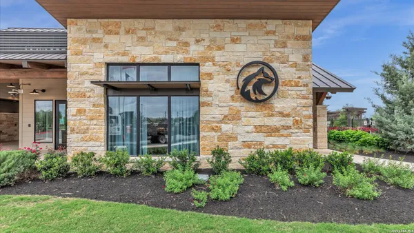 $1,600 | 7730 Fox Crossing, San Antonio, TX 78252