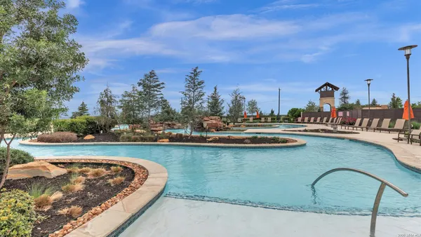 $1,600 | 7730 Fox Crossing, San Antonio, TX 78252